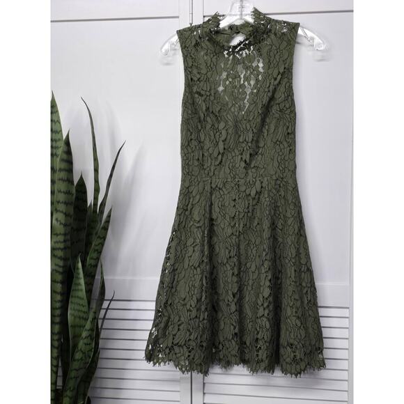 Keepsake the Label Dress Womens Medium Green Porcelain Lace Mock Neck Mini - Picture 2 of 12